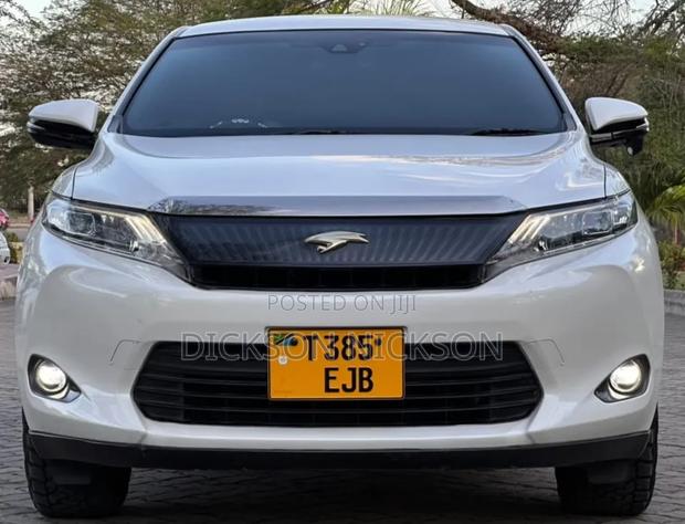Toyota Harrier 2.0 2015 White