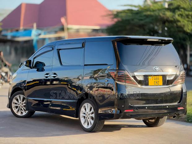 Toyota Alphard 2.5 Petrol FWD 2022 Matt Black