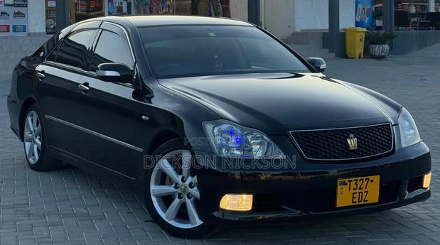 Toyota Crown 2006 Black