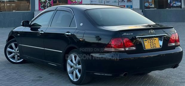 Toyota Crown 2006 Black