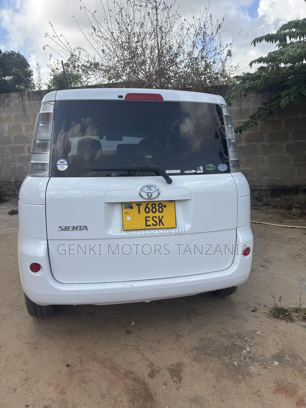 Toyota Sienta 1.5 AWD 2013 Pearl
