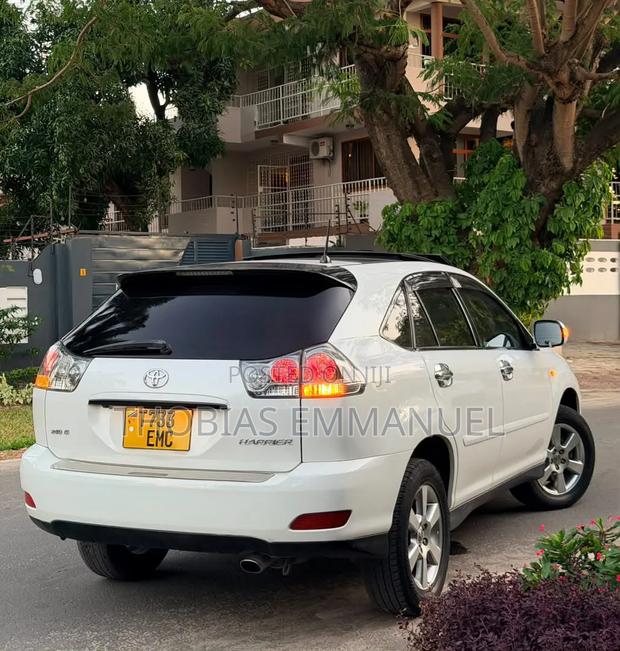 Toyota Harrier 2007 White