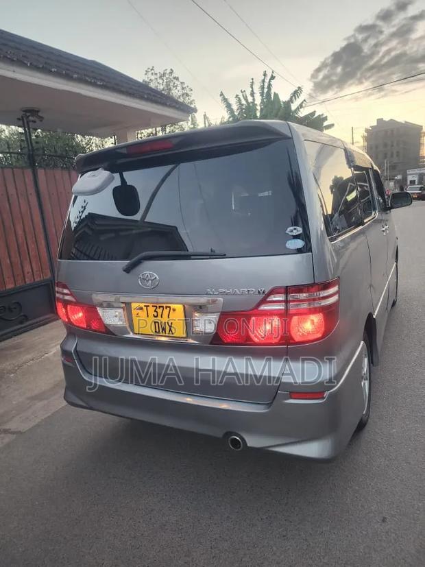 Toyota Alphard 2006 Silver