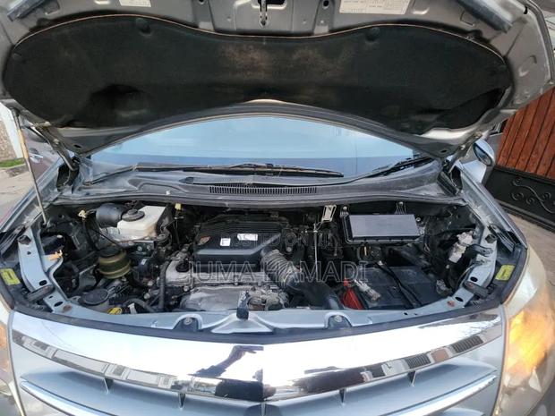 Toyota Alphard 2006 Silver