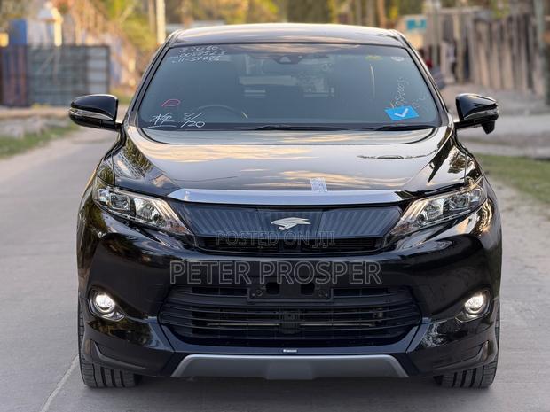 Toyota Harrier 2.0 2016 Black