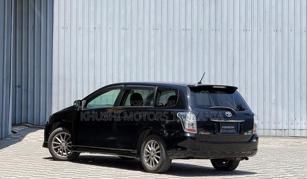 Toyota Corolla Fielder 2010 Black
