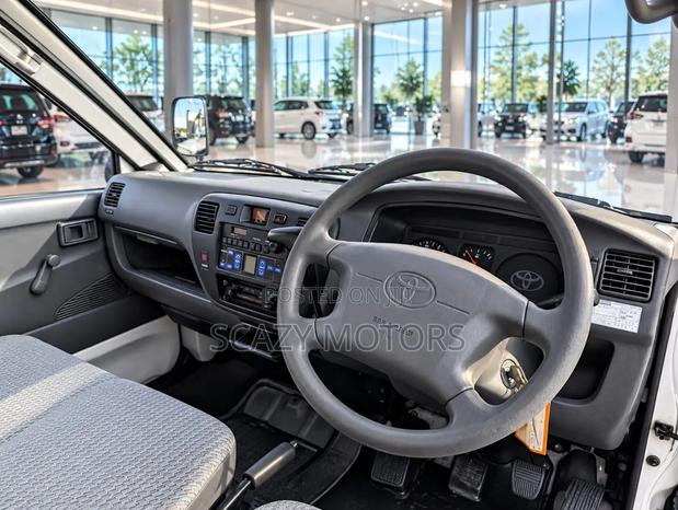 Toyota Lite-Ace 2006 White