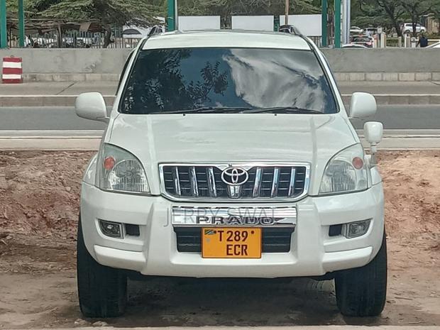 Toyota Land Cruiser Prado 2005 White