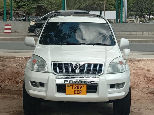Toyota Land Cruiser Prado 2005 White