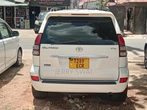 Toyota Land Cruiser Prado 2005 White