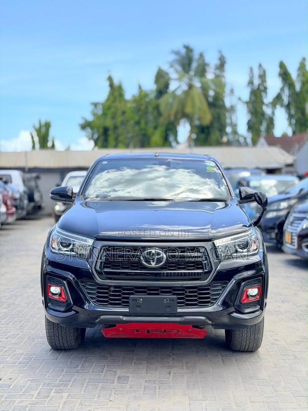 Toyota Hilux 2019 Blue
