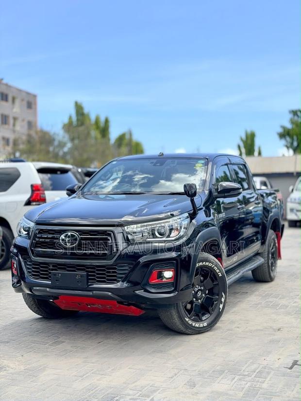 Toyota Hilux 2019 Blue