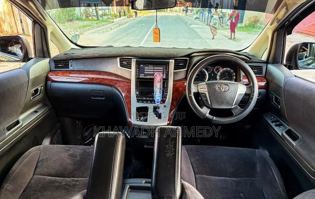 Toyota Vellfire 2010 Black