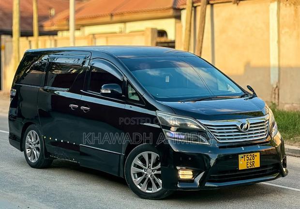 Toyota Vellfire 2010 Black