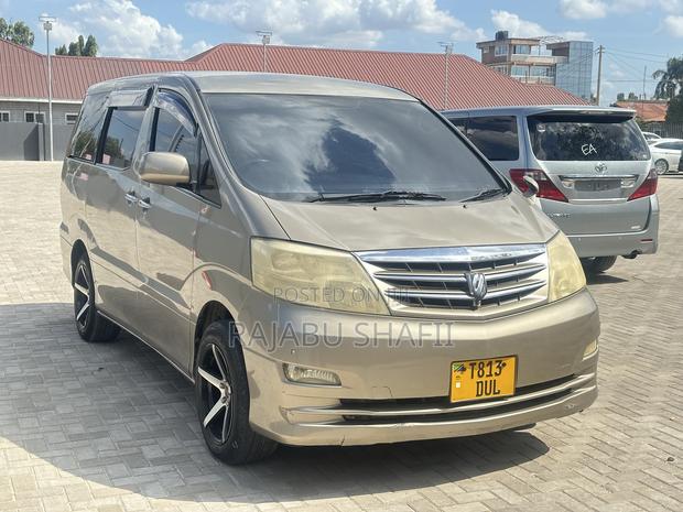 Toyota Alphard 2.4 Petrol FWD 2006 Gold
