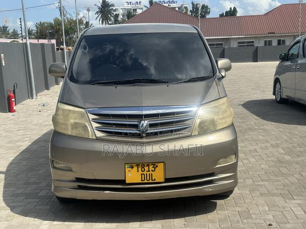Toyota Alphard 2.4 Petrol FWD 2006 Gold
