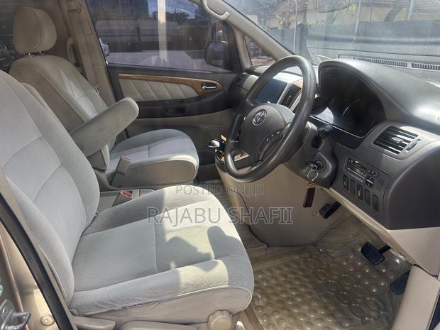 Toyota Alphard 2.4 Petrol FWD 2006 Gold