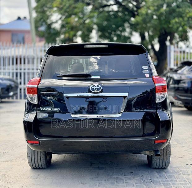 Toyota Vanguard 2012 Matt Black