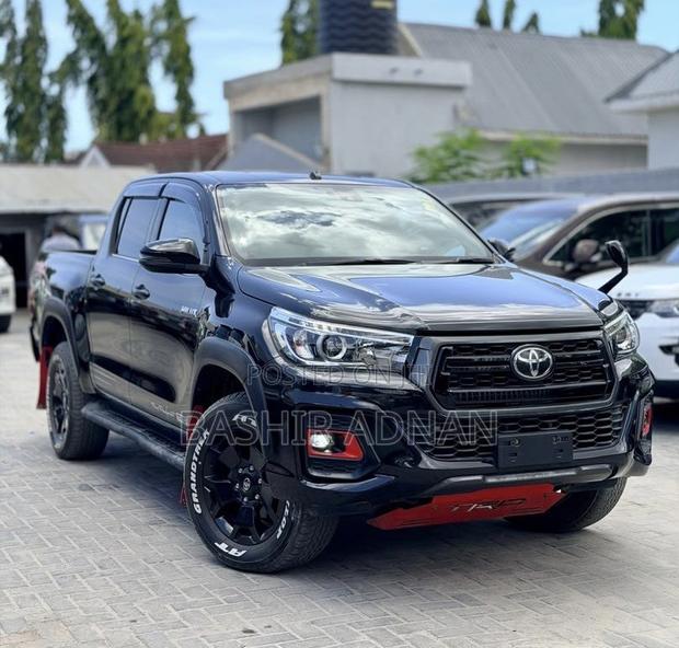 Toyota Hilux 2019 Black