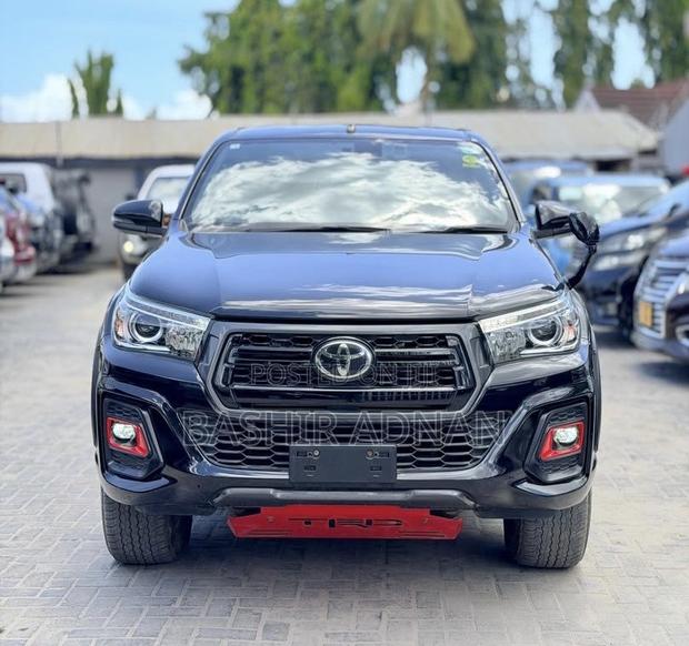 Toyota Hilux 2019 Black