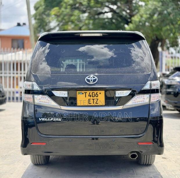Toyota Vellfire Z Platinum Selection II 2.4 FWD 7-Seater 2010