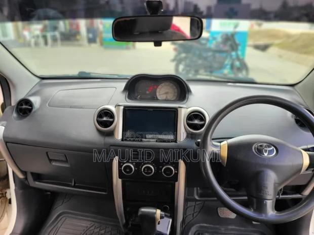 Toyota IST 2004 White