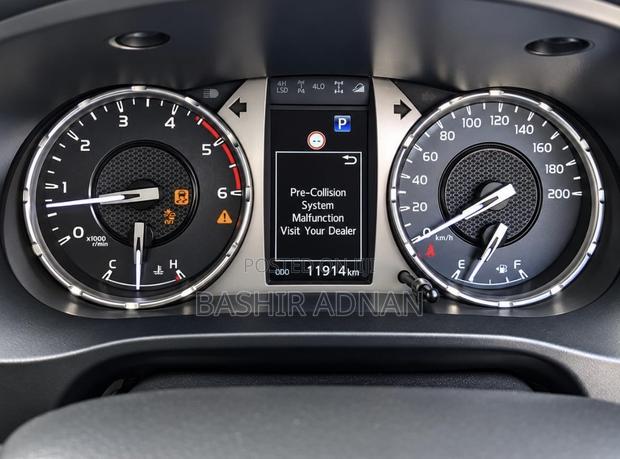 Toyota Hilux 2023 Gray
