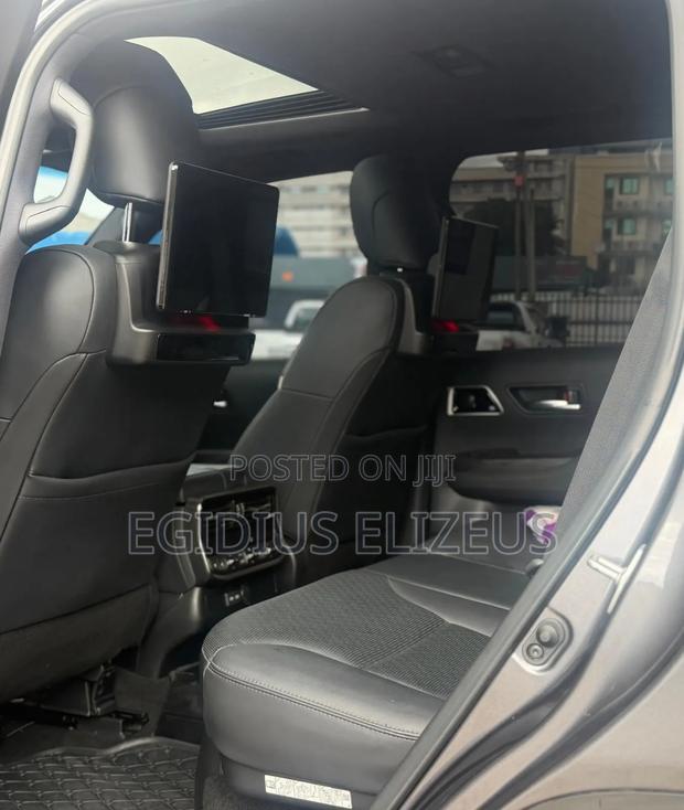 Toyota Land Cruiser 2024 Gray