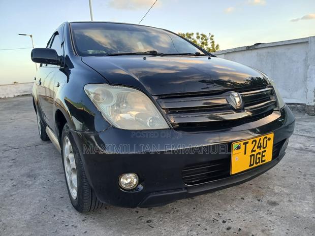 Toyota IST 2005 Black