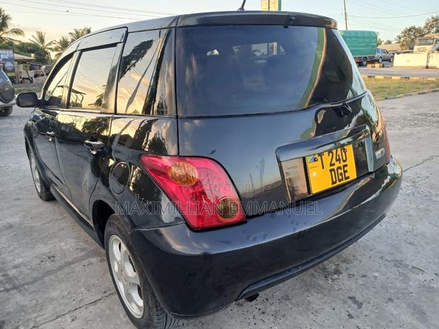 Toyota IST 2005 Black