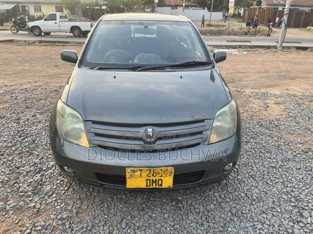 Toyota IST 2003 Gray