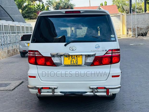 Toyota Alphard 2005 White