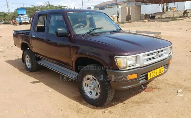 Toyota Hilux 1997 Purple