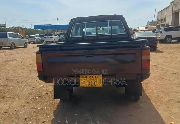 Toyota Hilux 1997 Purple