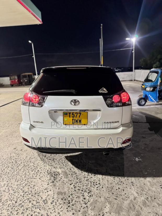 Toyota Harrier 2005 White