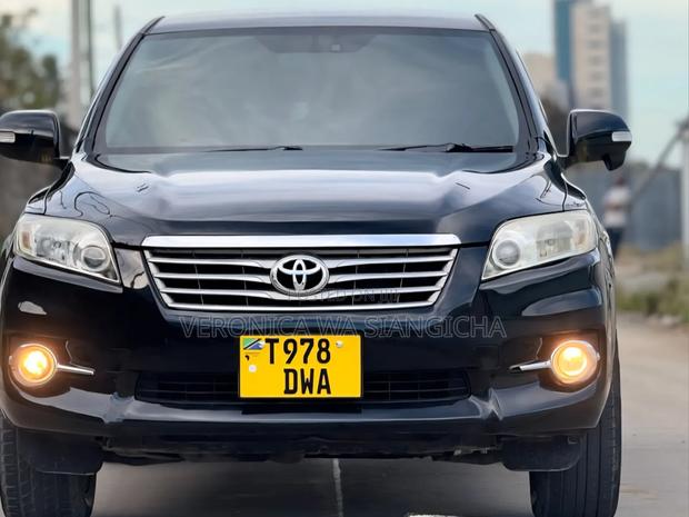 Toyota Vanguard 2010 Black