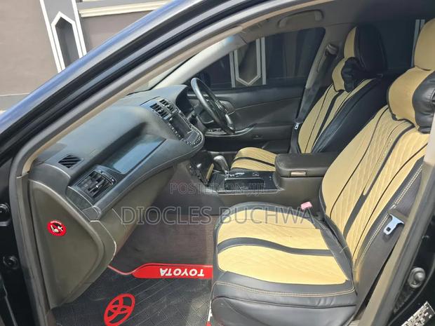 Toyota Crown 2009 Blue