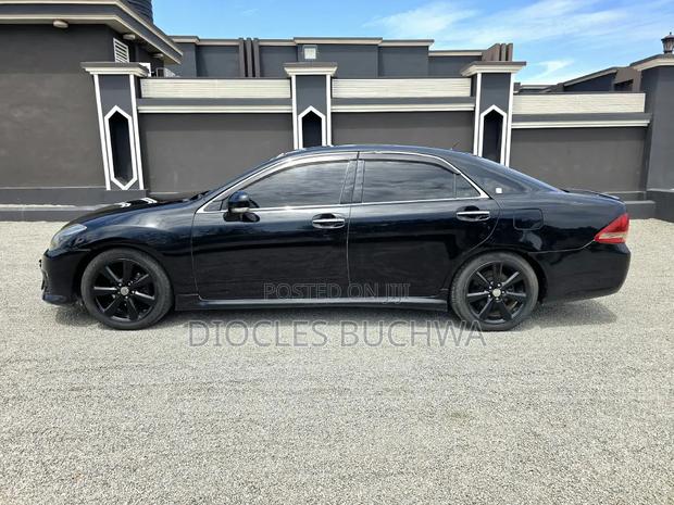 Toyota Crown 2009 Blue
