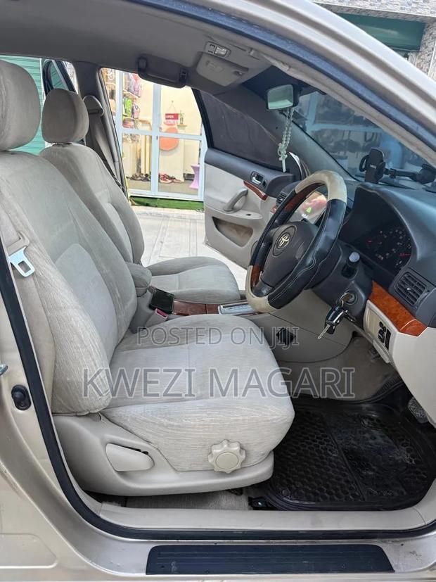 Toyota Premio 2006 Gold