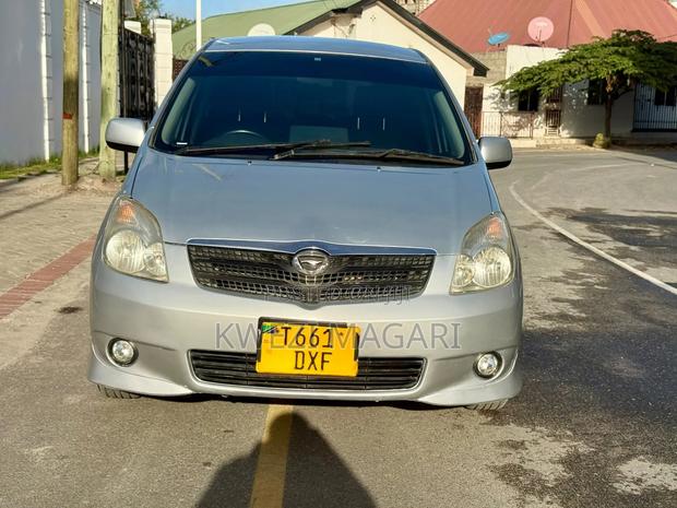 Toyota Corolla Spacio 2004 Silver