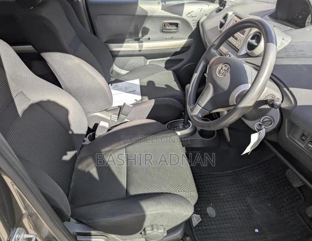 Toyota IST 2005 Gray