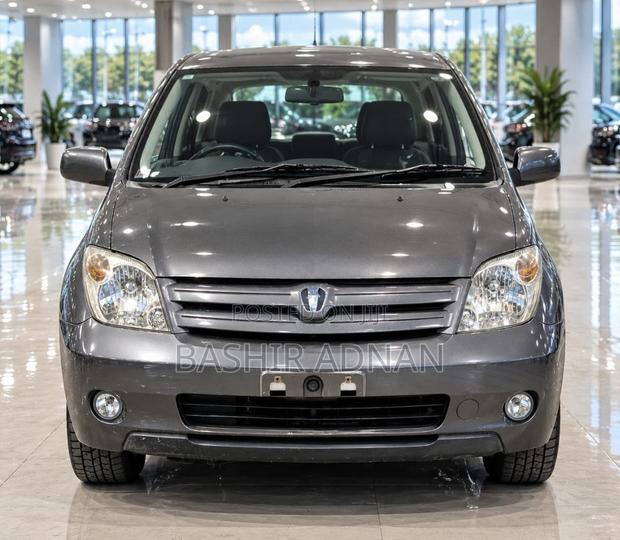Toyota IST 2005 Gray