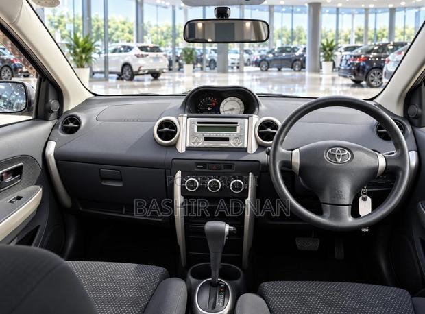 Toyota IST 2005 Gray