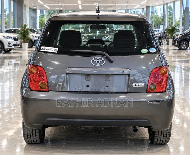 Toyota IST 2005 Gray