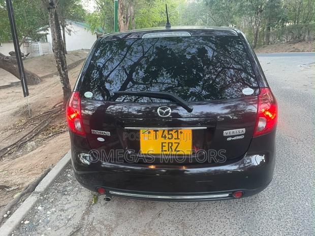 Mazda Verisa 2005 Maroon