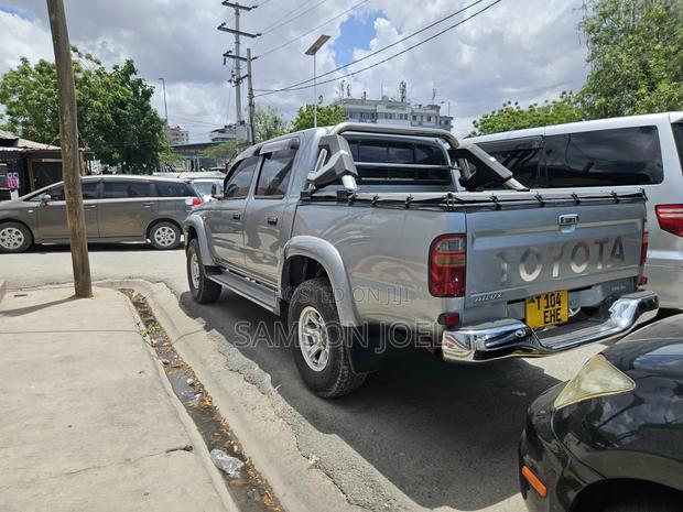 Toyota Hilux 2008 Gray