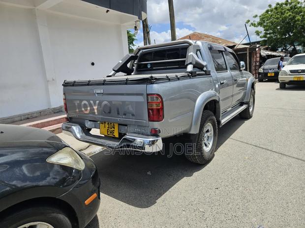 Toyota Hilux 2008 Gray