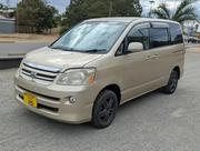 Toyota Noah 2001 Gold for sale