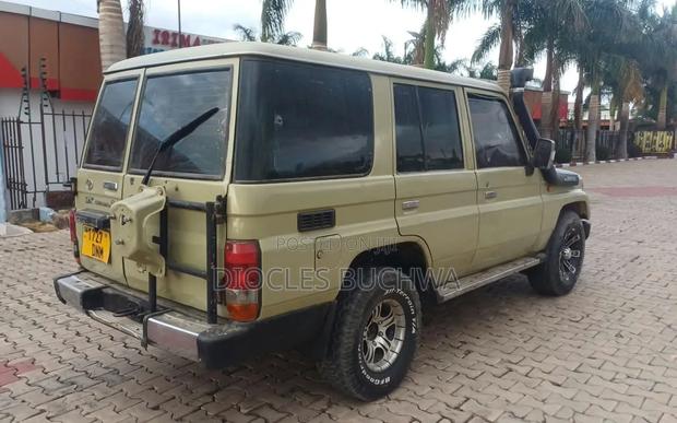 Toyota Land Cruiser Prado 1999 Brown