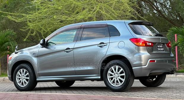 Mitsubishi RVR 2.0 2011 Gray